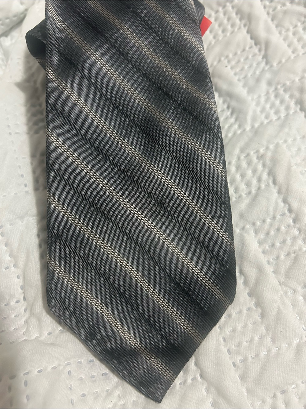 DKNY Men's Silver and Gray Diagonal Stripe Tie